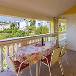 Appartement Fuer 6 Personen Mit Balkon Und Meerblick By Interhome *