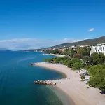 Appartement Fuer 6 Personen Mit Balkon Und Meerblick By Interhome