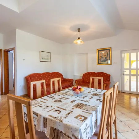 Fuer 6 Personen Mit Balkon Und Meerblick By Interhome * Crikvenica