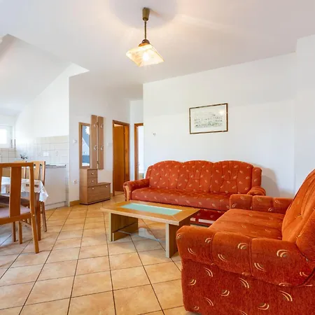 Fuer 6 Personen Mit Balkon Und Meerblick By Interhome Appartement *