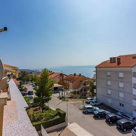 Fuer 6 Personen Mit Balkon Und Meerblick By Interhome * Crikvenica