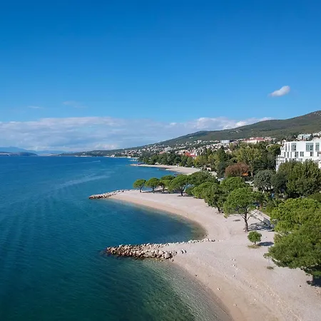 Apartment Fuer 6 Personen Mit Balkon Und Meerblick By Interhome