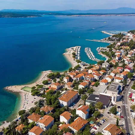 Fuer 6 Personen Mit Balkon Und Meerblick By Interhome Apartment *