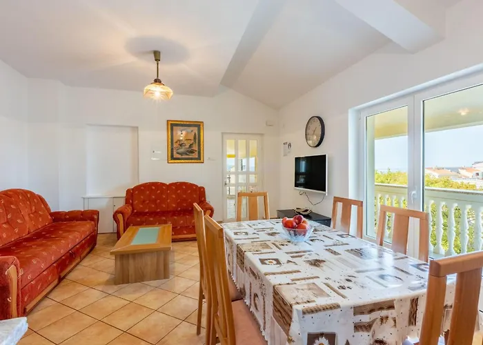 Fuer 6 Personen Mit Balkon Und Meerblick By Interhome Appartement *