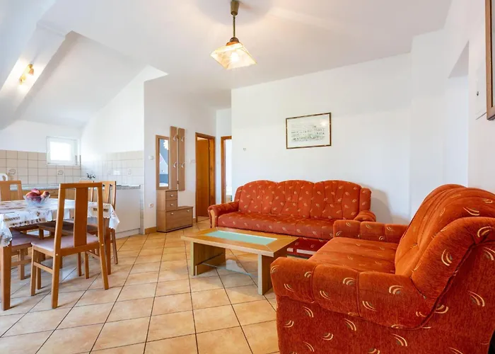 Fuer 6 Personen Mit Balkon Und Meerblick By Interhome Appartement *