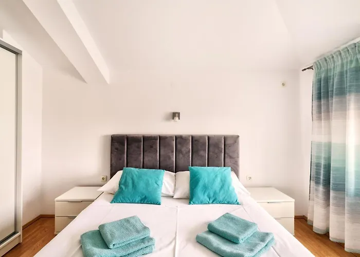 Appartement Fuer 6 Personen Mit Balkon Und Meerblick By Interhome Crikvenica