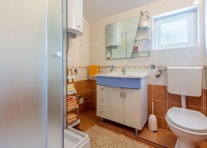 Fuer 6 Personen Mit Balkon Und Meerblick By Interhome * Crikvenica