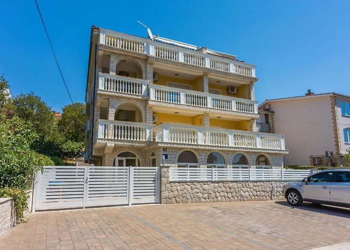 Fuer 6 Personen Mit Balkon Und Meerblick By Interhome Appartement