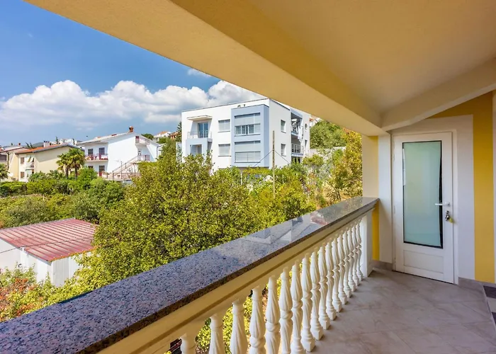 Fuer 6 Personen Mit Balkon Und Meerblick By Interhome