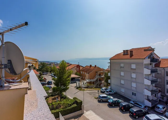Fuer 6 Personen Mit Balkon Und Meerblick By Interhome * Crikvenica
