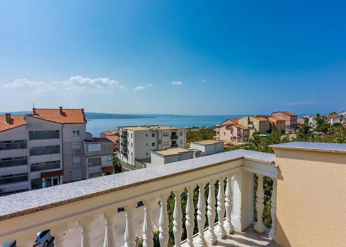 Fuer 6 Personen Mit Balkon Und Meerblick By Interhome Appartement *