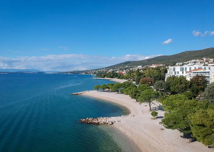 Appartement Fuer 6 Personen Mit Balkon Und Meerblick By Interhome